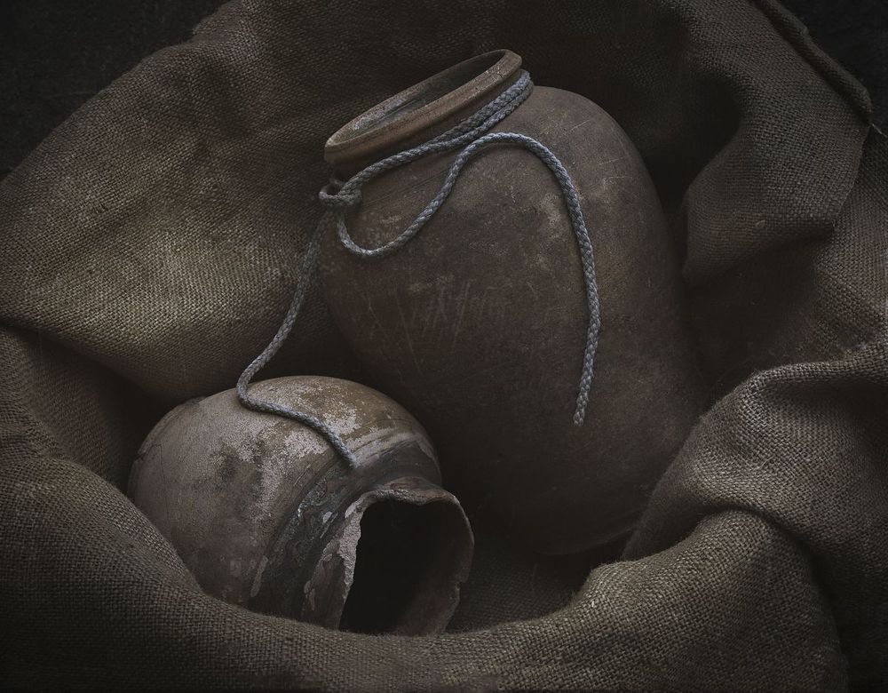 Этюд с кувшинами