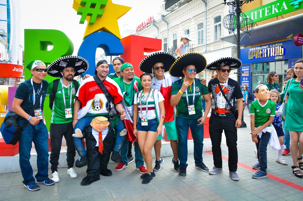 Зажигательные болельщики МЕКСИКИ!
