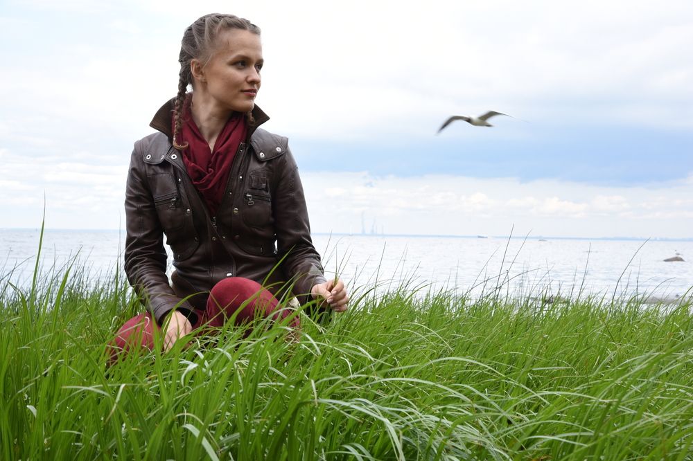 Мечтательная девушка