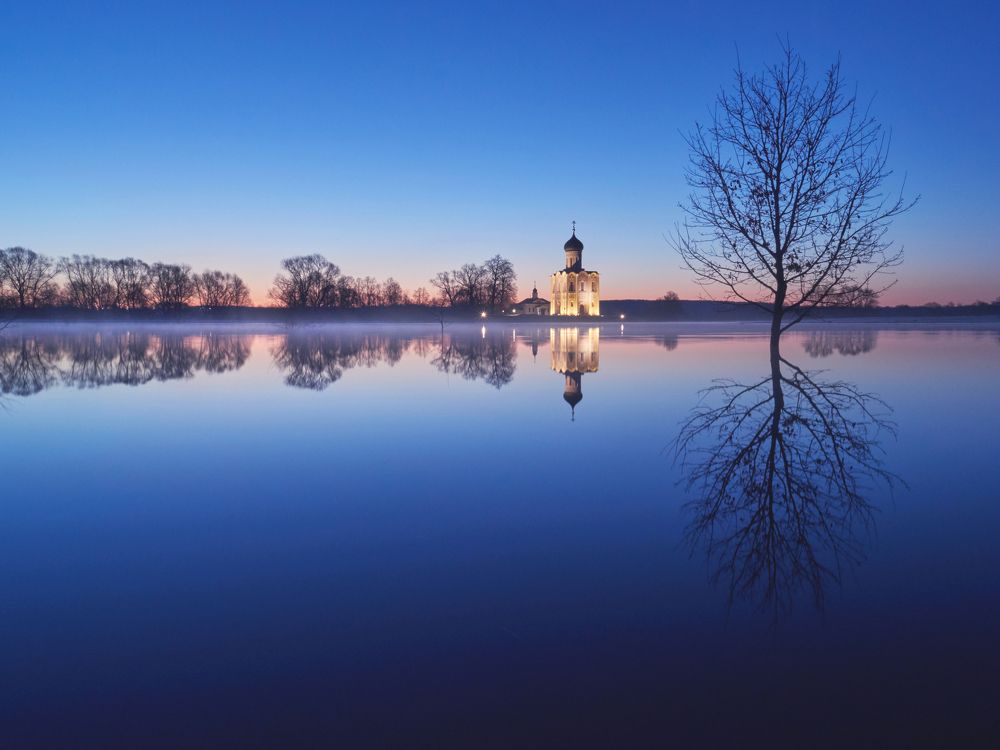 Зеркало. (Покрова на Нерли)