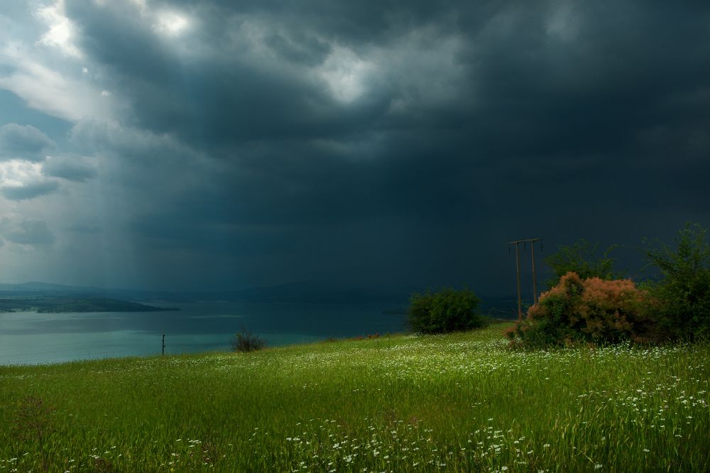 Есть свет после каждой бури