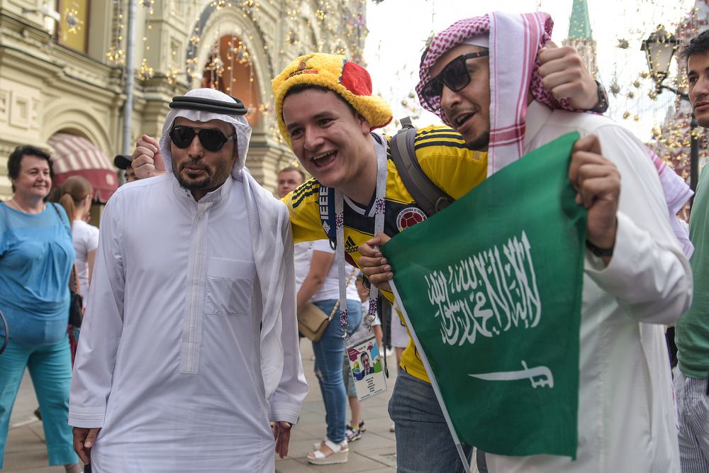 Фанаты футбола на улицах Москвы