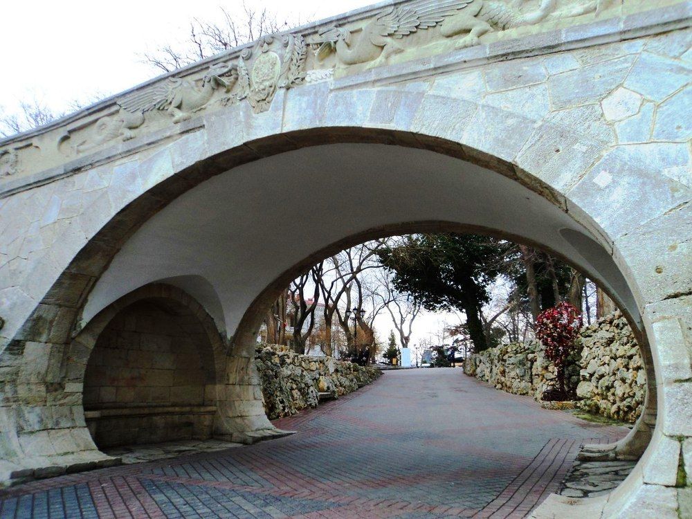 Мостик на Приморском бульваре