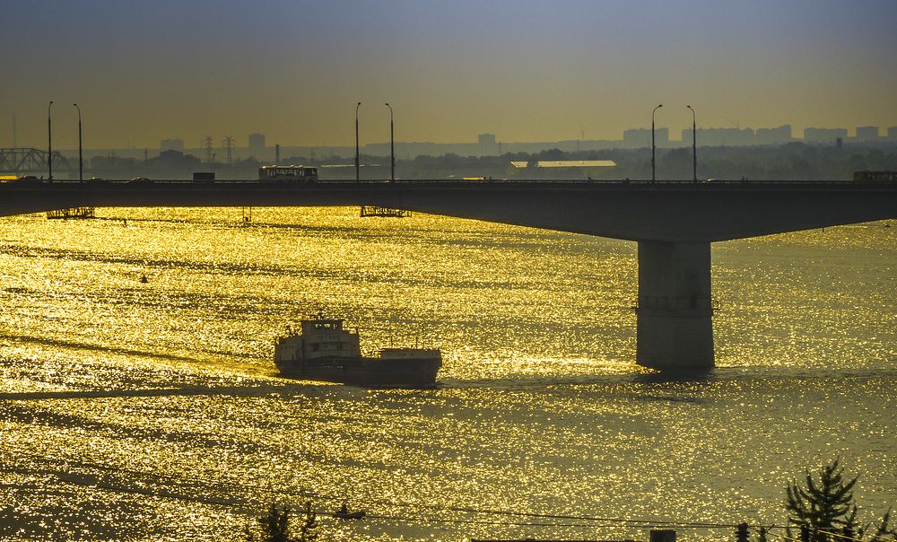 Кама в золоте заката