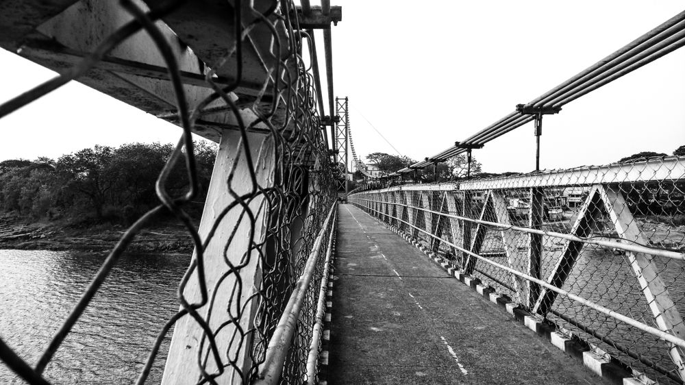 THE GREAT SUSPENSION BRIGDE