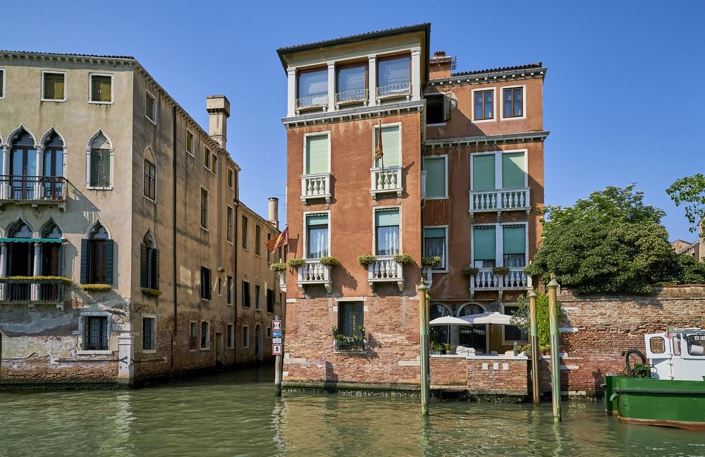 The building on the Canal Grande. Venice. Italy.