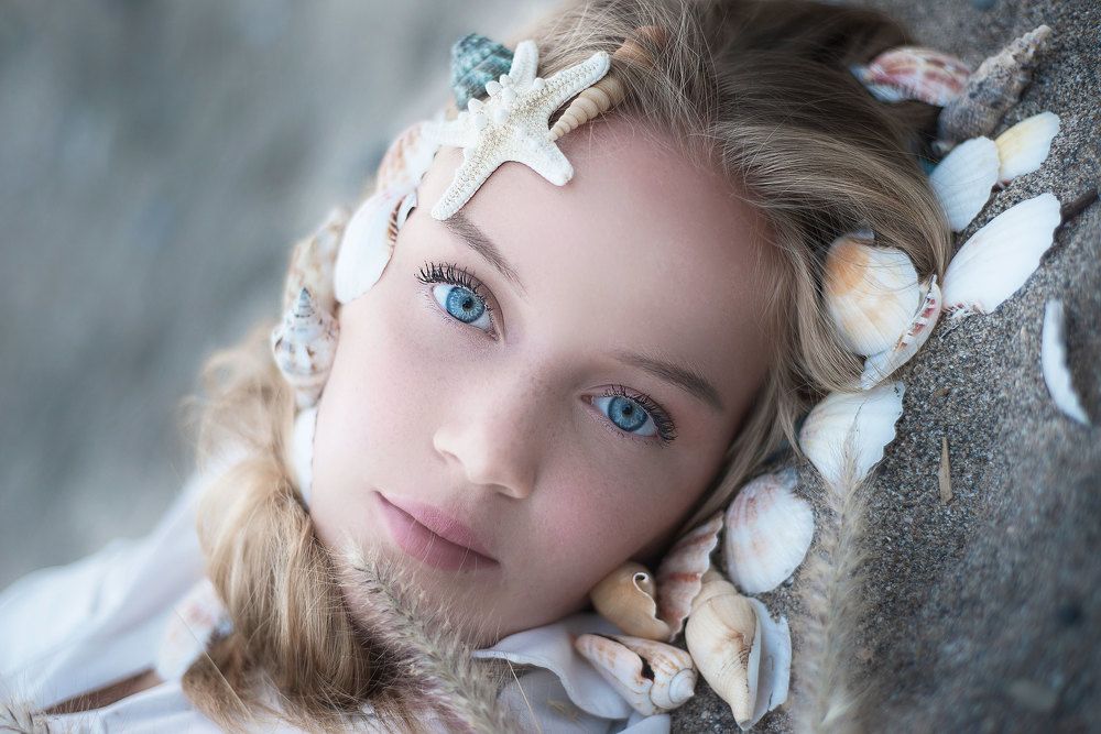 The face is the mirror of the mind, and eyes without speaking confess the secrets of the heart.