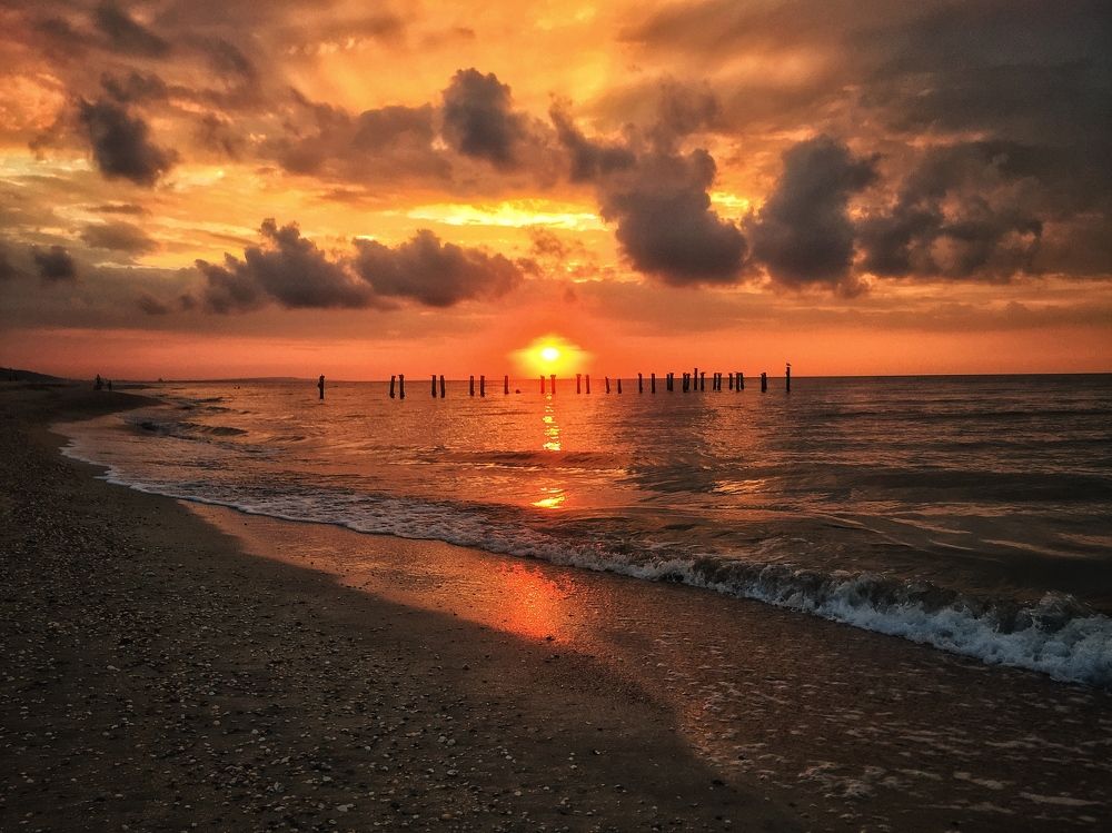 Закат в Голубицкой