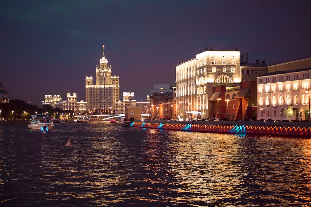 Высотка на Котельнической набережной\Skyscraper on the Kotelnicheskaya Embankment