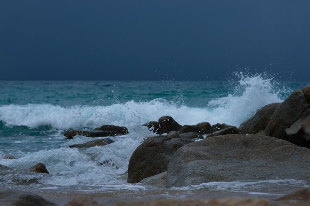 Перед стеной воды