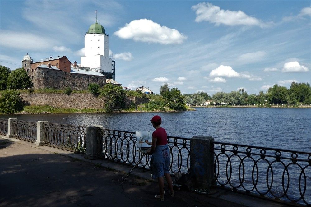 У  замка