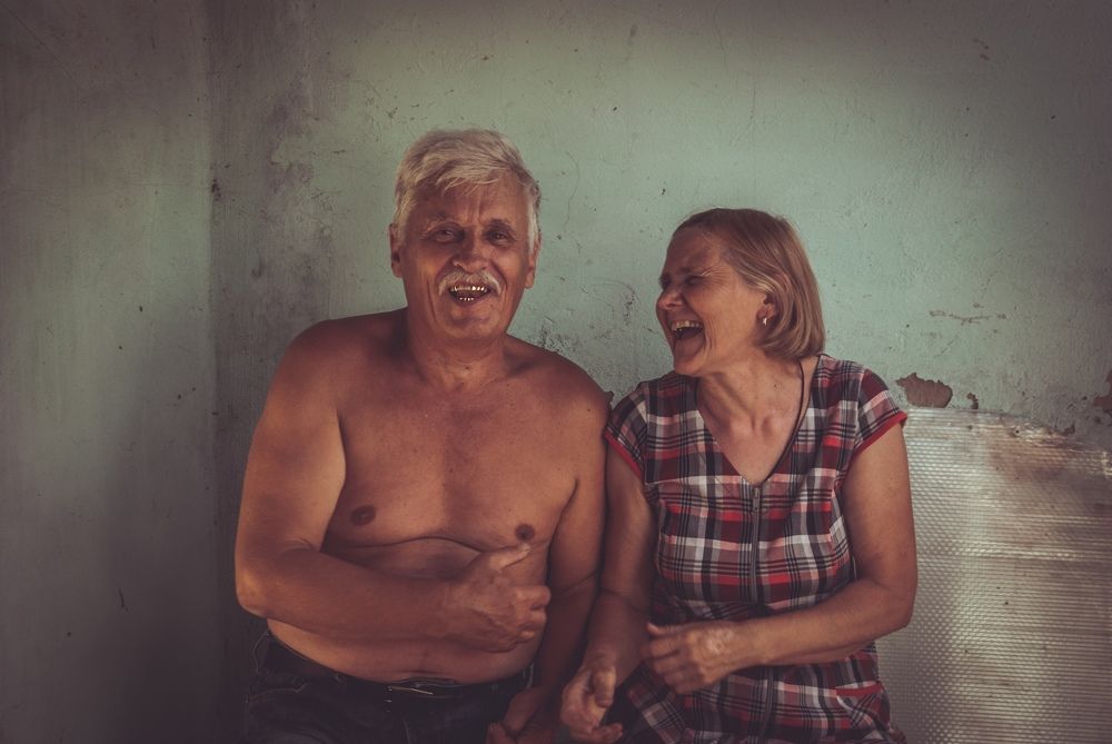 На завалинке