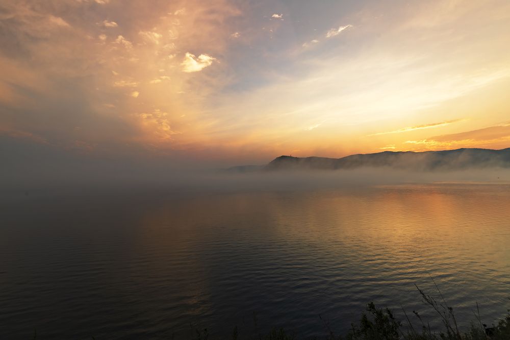 Такие разные зори...