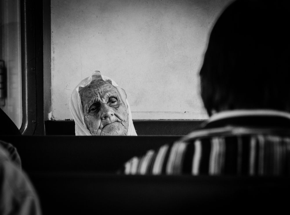 В электричке.