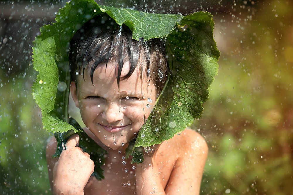 Что нам снег, что нам зной, что нам дождик проливной )