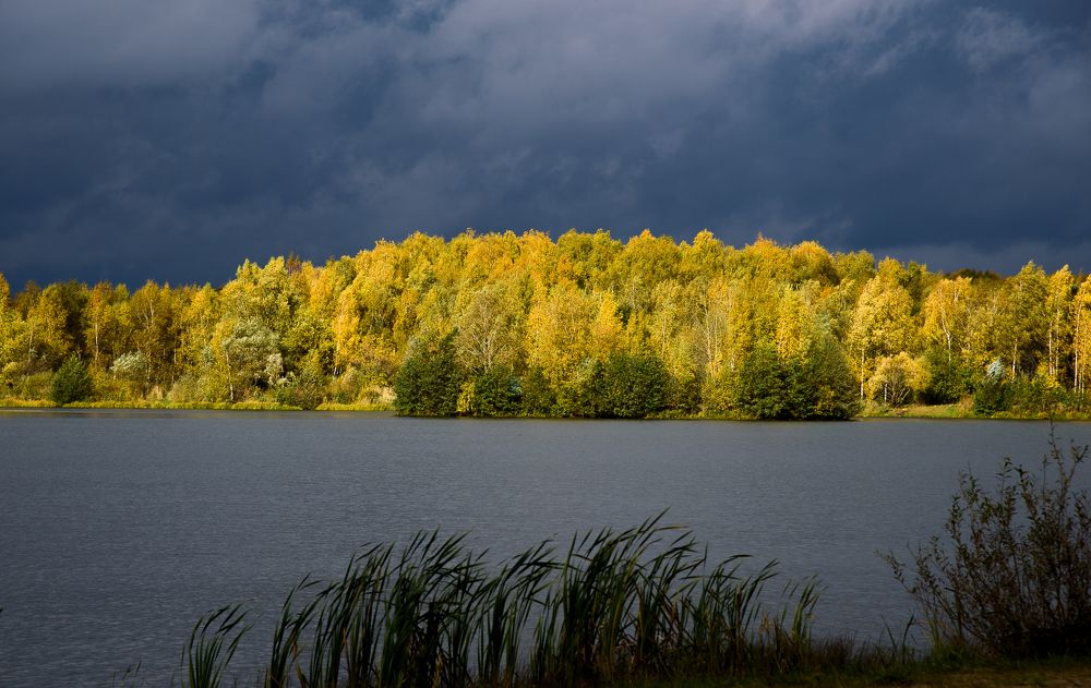 Надвигается
