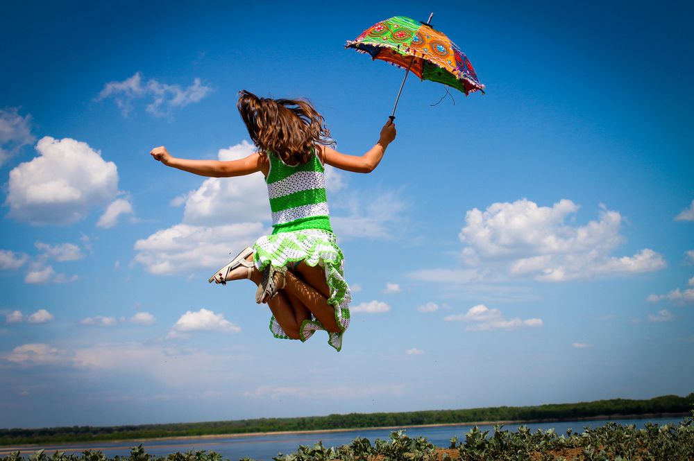Улечу туда где вечно лето, улечу туда где нету зла...