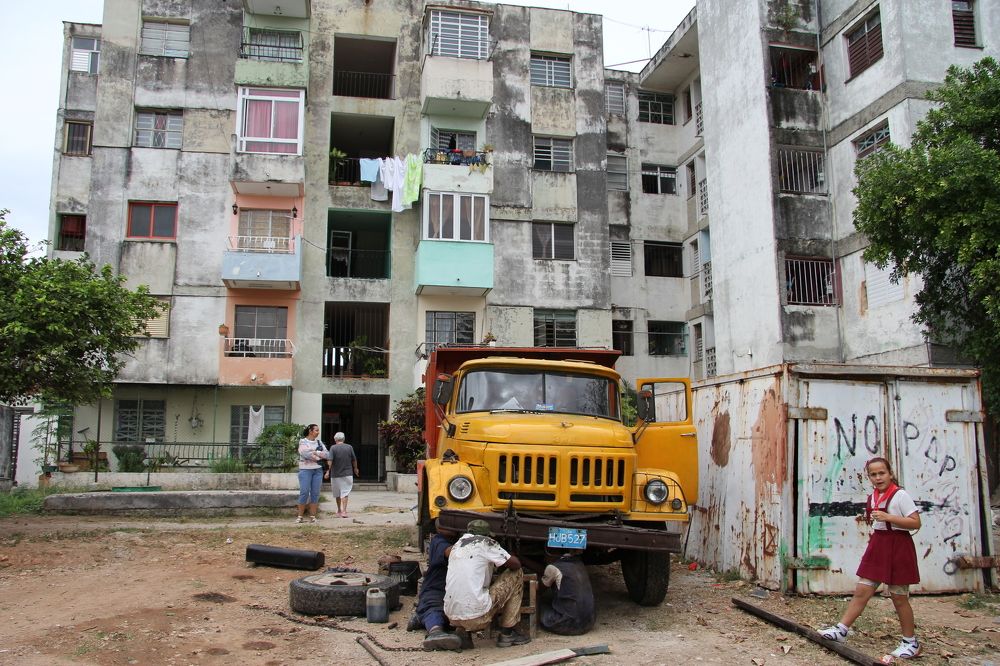 All home after work.  Все домой после работы.