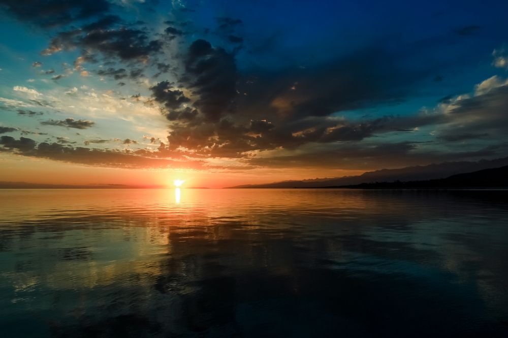 Солнце над Иссык-кулем