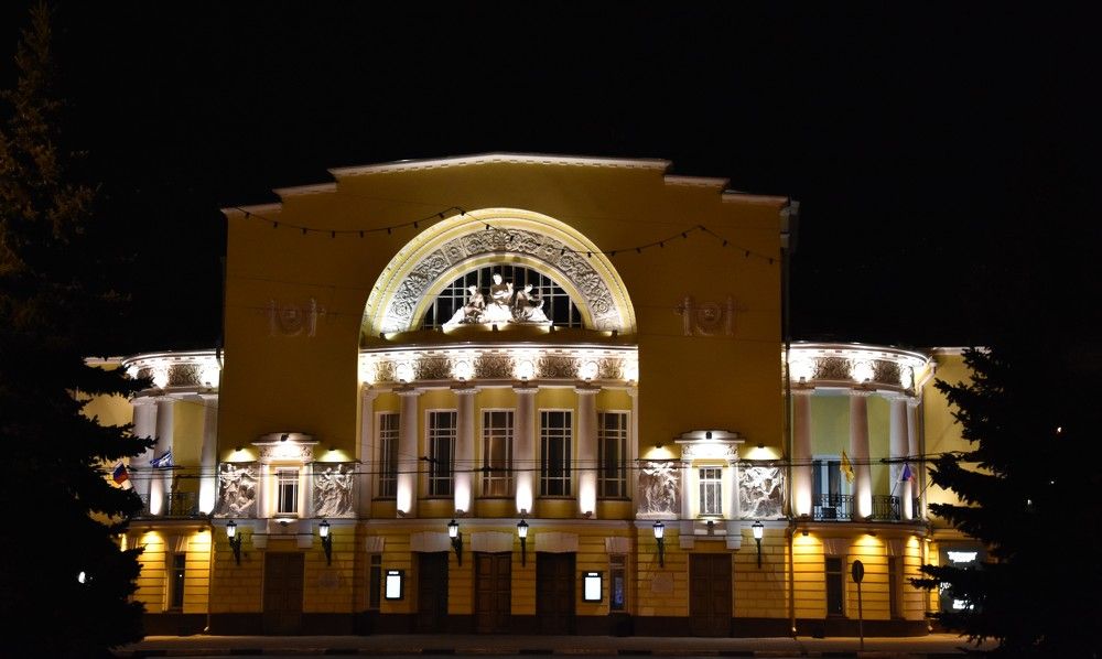 Первый русский профессиональный театр им. Ф. Волкова, основанный в 1750 году в Ярославле/ the 1st Russian national professional theatre founded in 1750 by F. Volkov