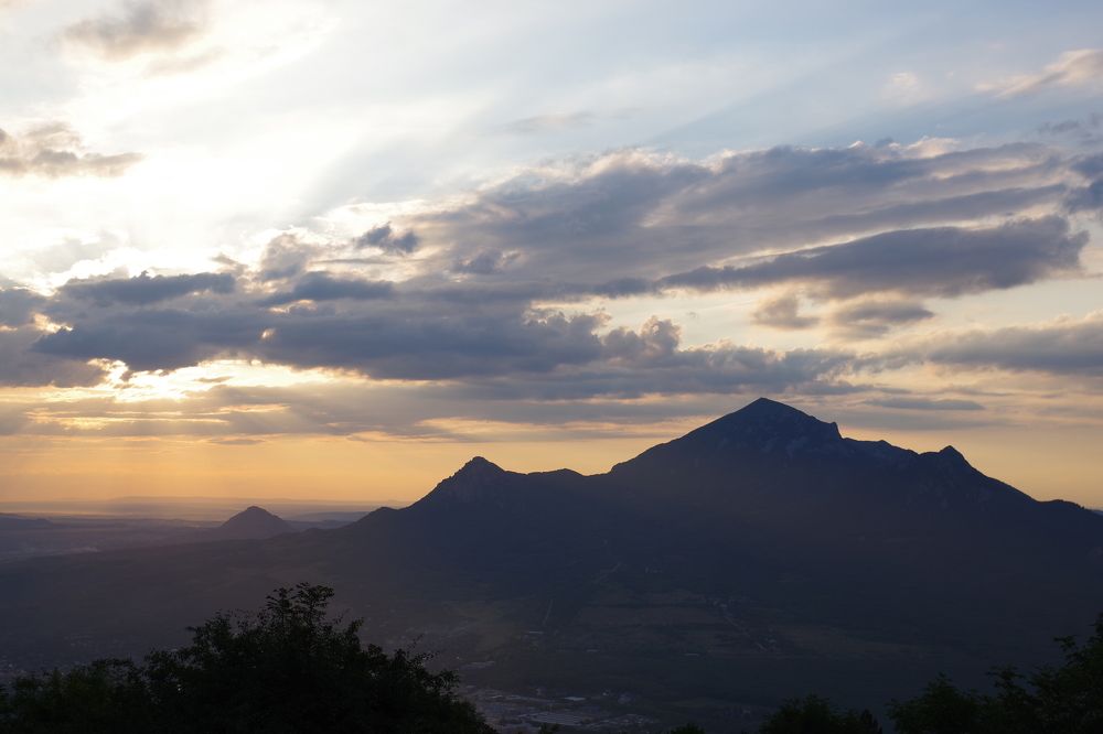 закат на горе