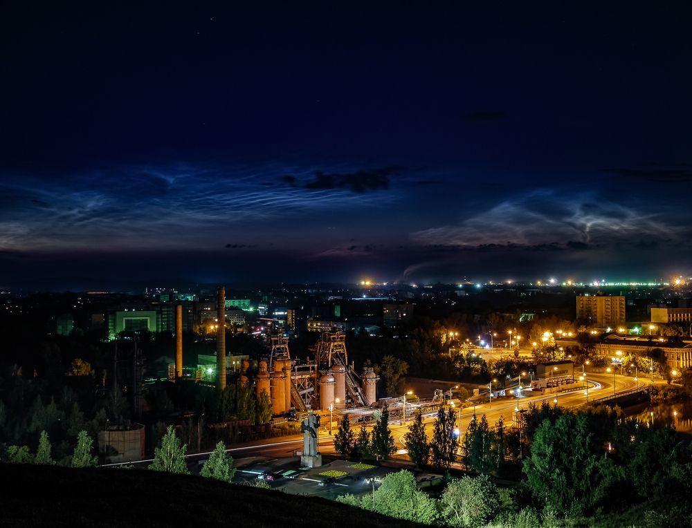 Серебристые облака в ночь лунного затмения