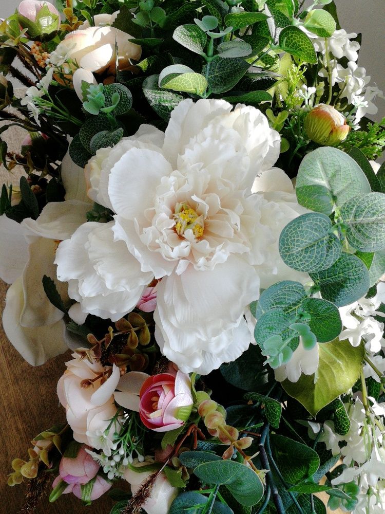 Белый цветок