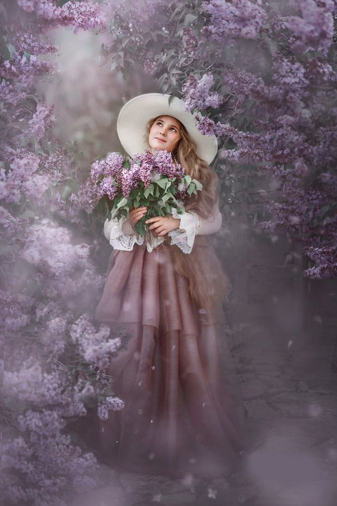 В цветущем саду!