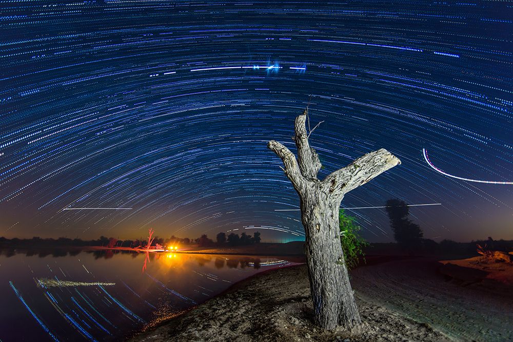 STAR TRAIL AL QUDRA LAKE