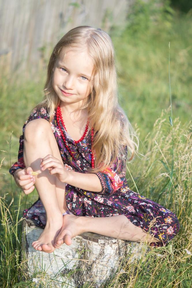 Девчушка-хохотушка