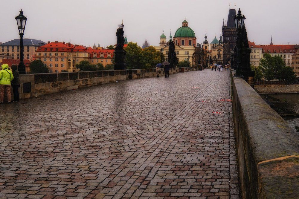 Дождливое утро на Карловом мосту