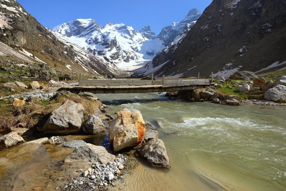 Мост в горах