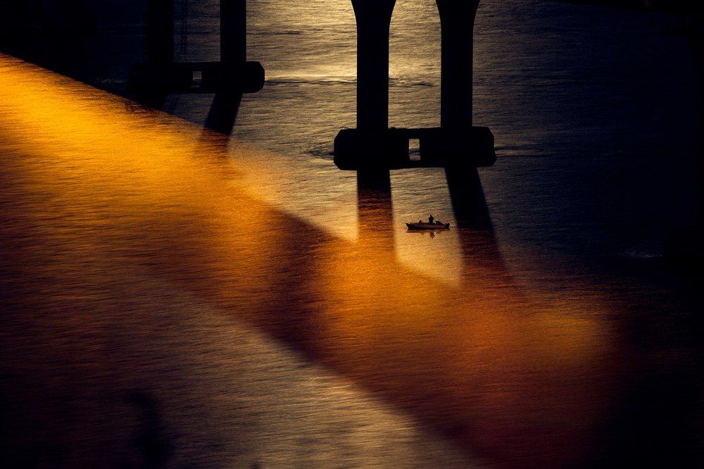 Отражение моста в Каме