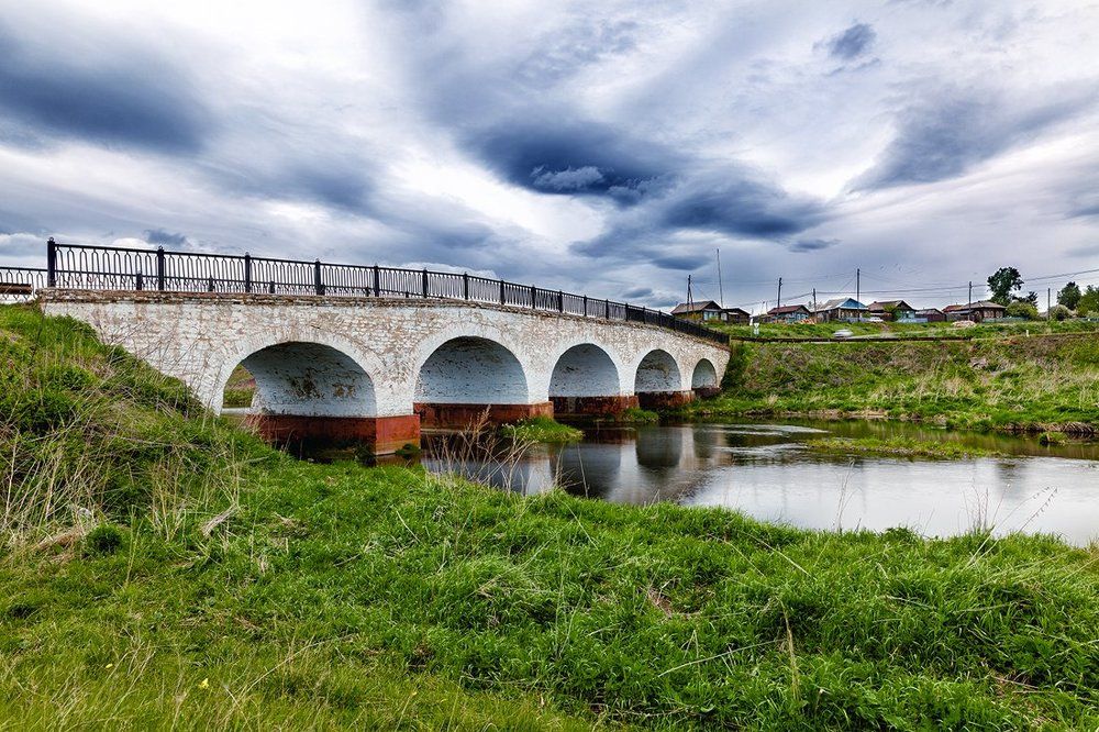 Каменный мост через реку Багаряк.