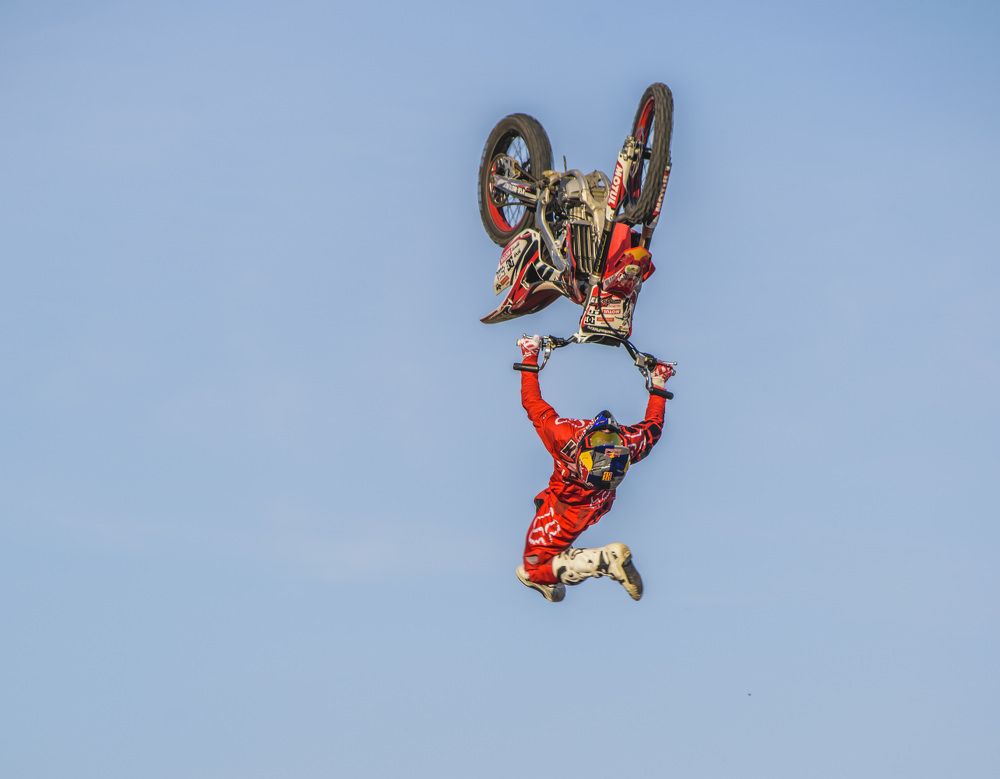 Сальто мортале прогнувшись