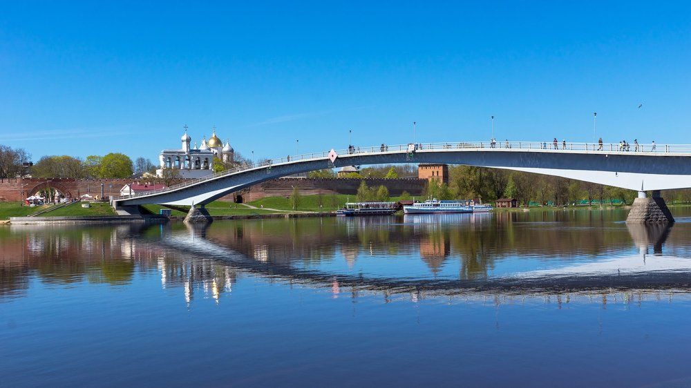 Горбатый мост через Волхов