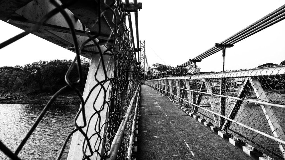 THE GREAT  SUSPENSION BRIGDE