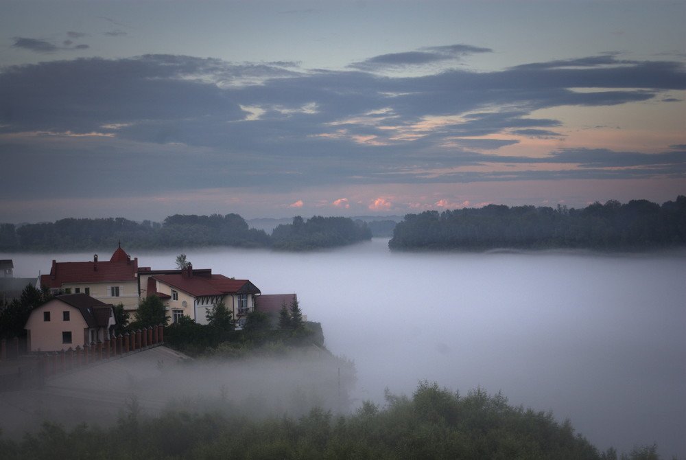 Туманная река