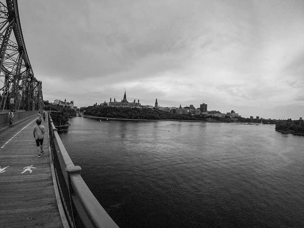 Pont Alexandra hacia el parlamento.