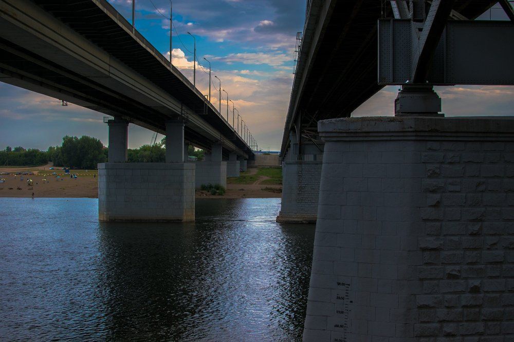 Bridge over the white river