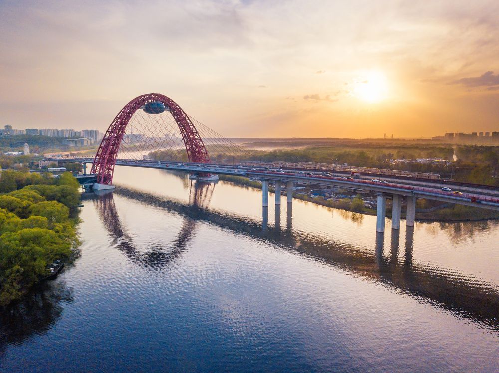 Zhivopisny Bridge in Moscow