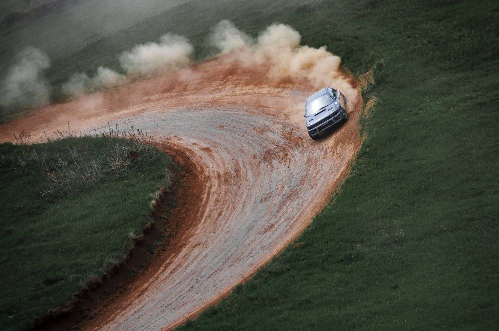 На вираже...