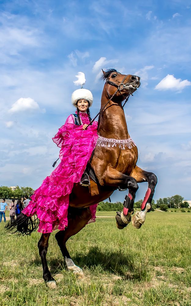 Девушка-джигит