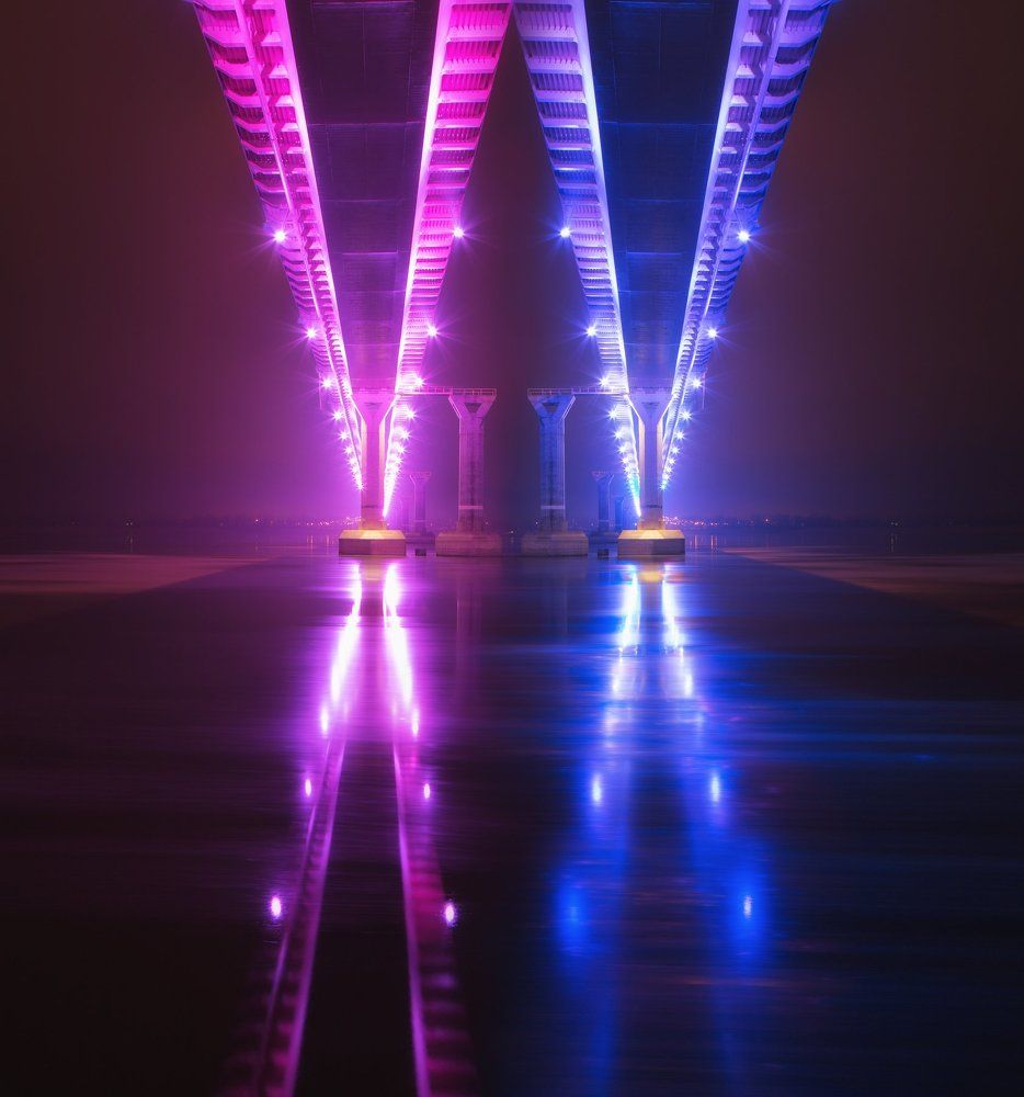 Подсветка танцующего моста