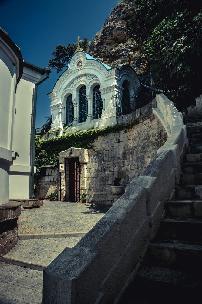 Монасырский дворик