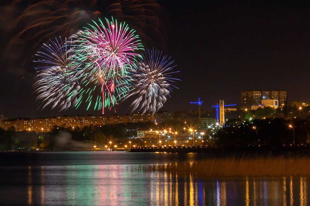 Праздничный фейерверк