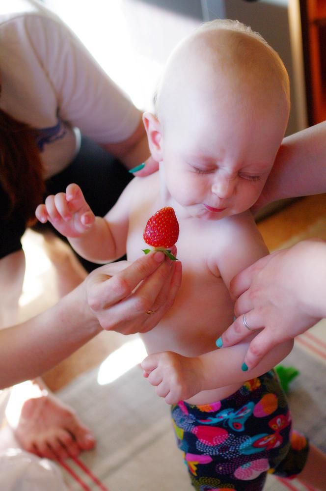 Полинка с ягодкой клубникой.