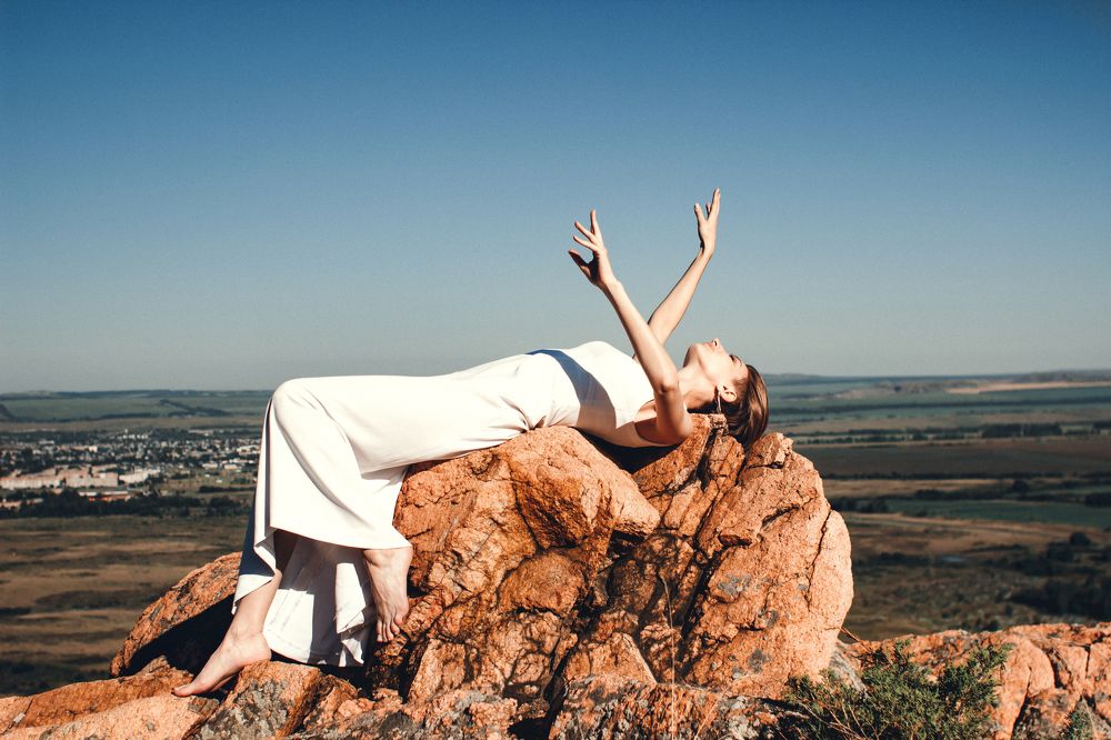 Девушка в горах