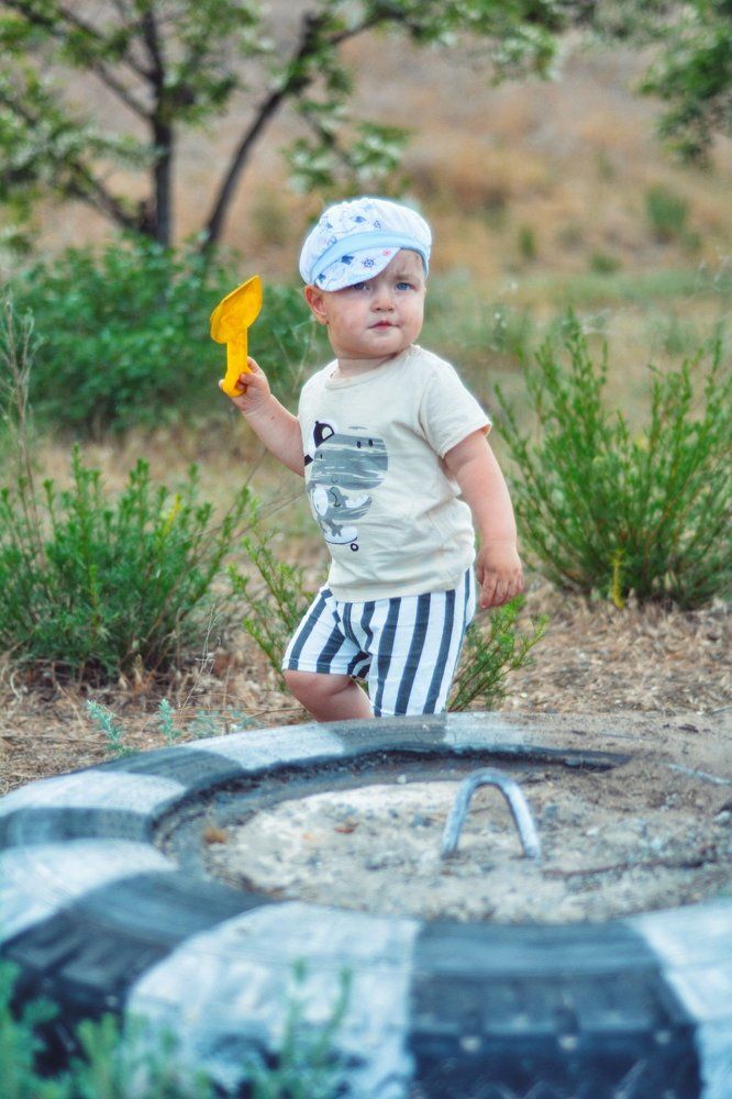 детство с лопаткой