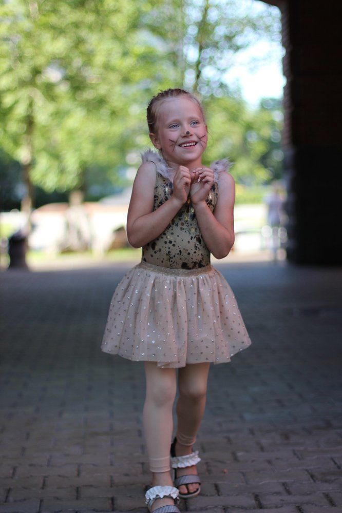 девочка кошка